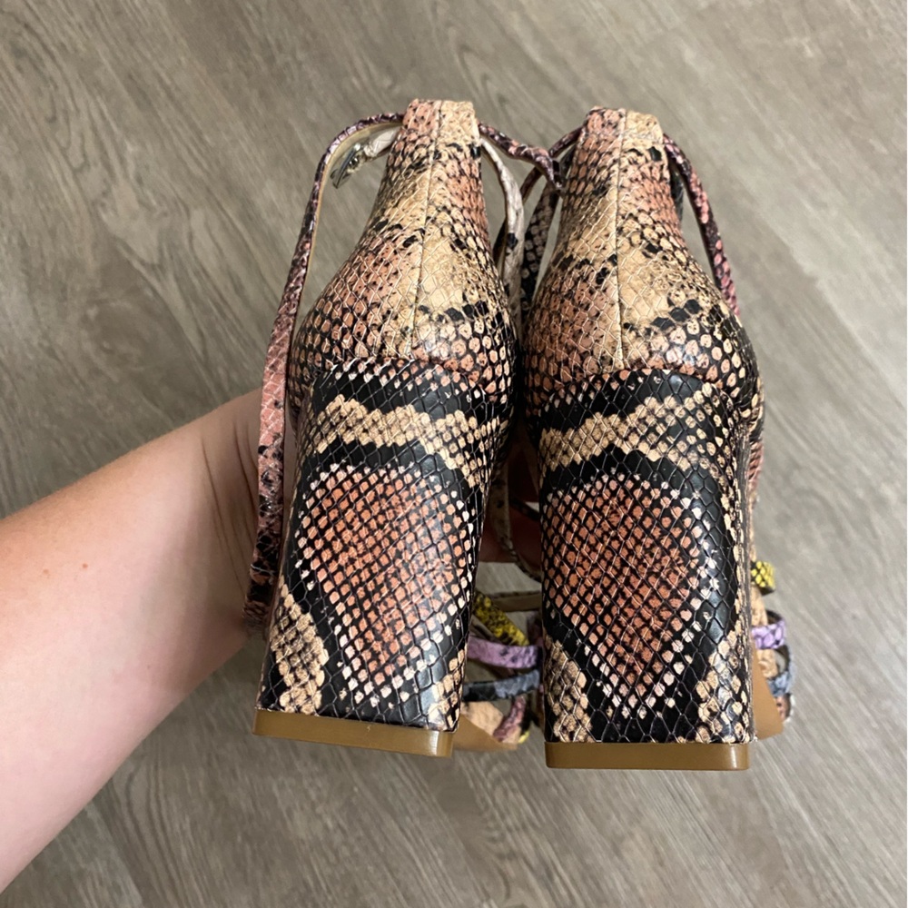 Vince Camuto snakeskin heel size 8.5 - Picture 7 of 9